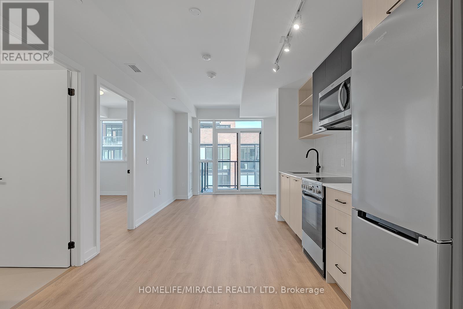311 - 2300 St. Clair Avenue W, Toronto, Ontario  M6N 0B3 - Photo 2 - W13108374
