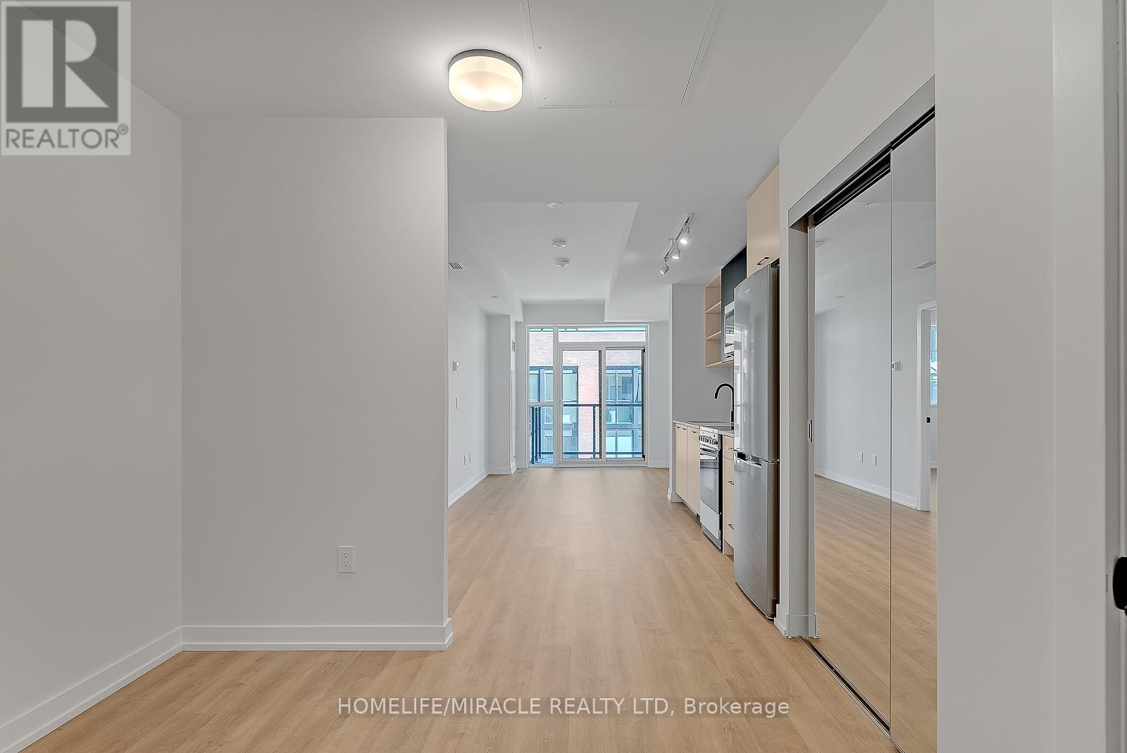 311 - 2300 St. Clair Avenue W, Toronto, Ontario  M6N 0B3 - Photo 3 - W13108374