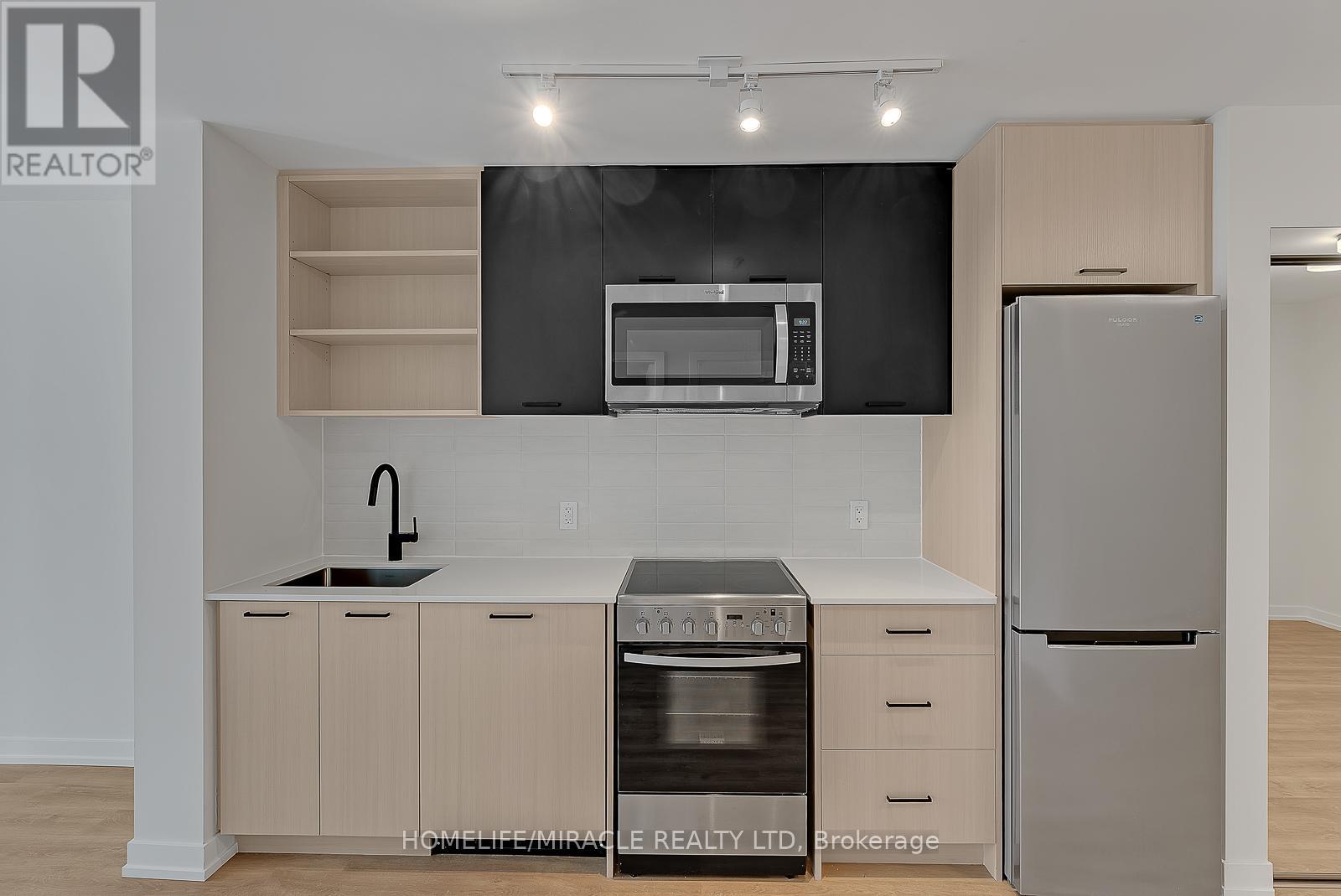 311 - 2300 St. Clair Avenue W, Toronto, Ontario  M6N 0B3 - Photo 7 - W13108374