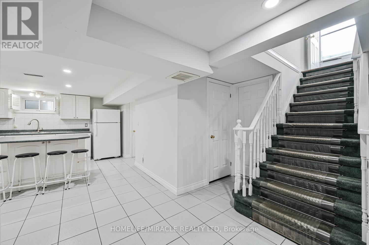 92 Taysham Crescent, Toronto, Ontario  M9V 1X3 - Photo 29 - W13107720