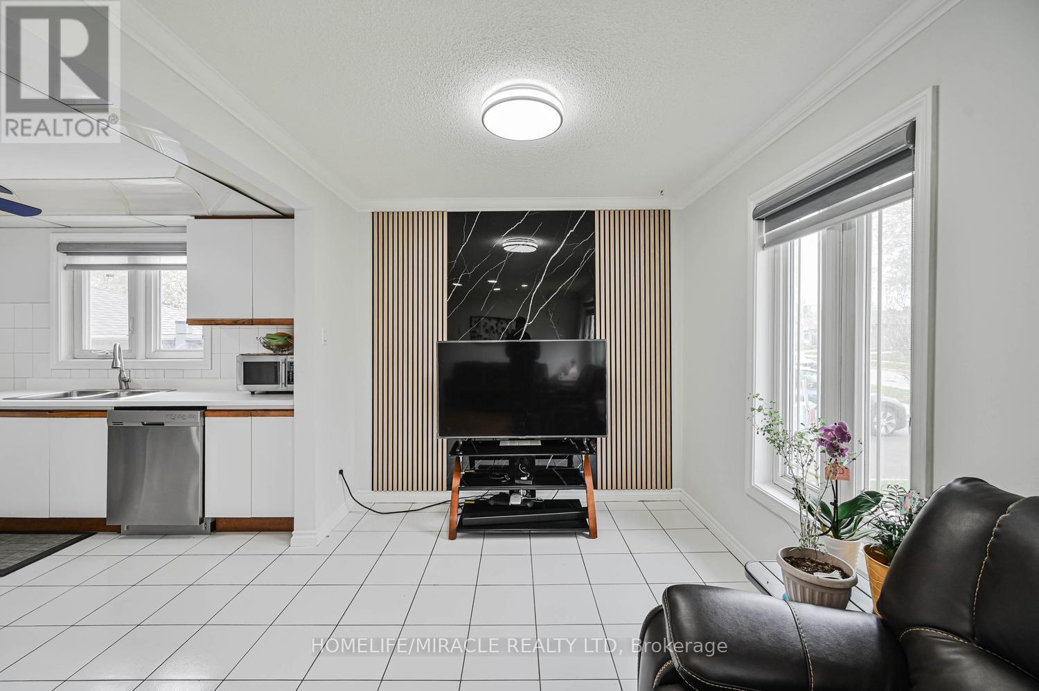 92 Taysham Crescent, Toronto, Ontario  M9V 1X3 - Photo 14 - W13107720