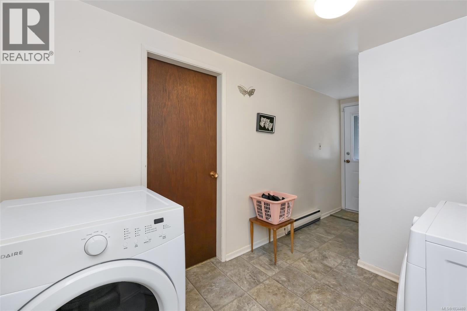 989 Abbey Rd, Saanich, British Columbia  V8Y 1L1 - Photo 24 - 1034480