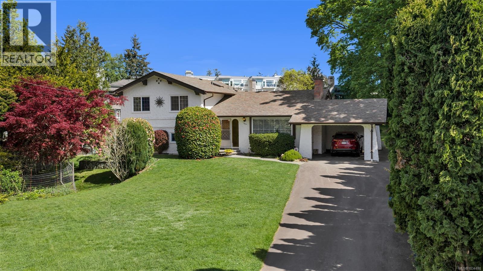989 Abbey Rd, Saanich, British Columbia