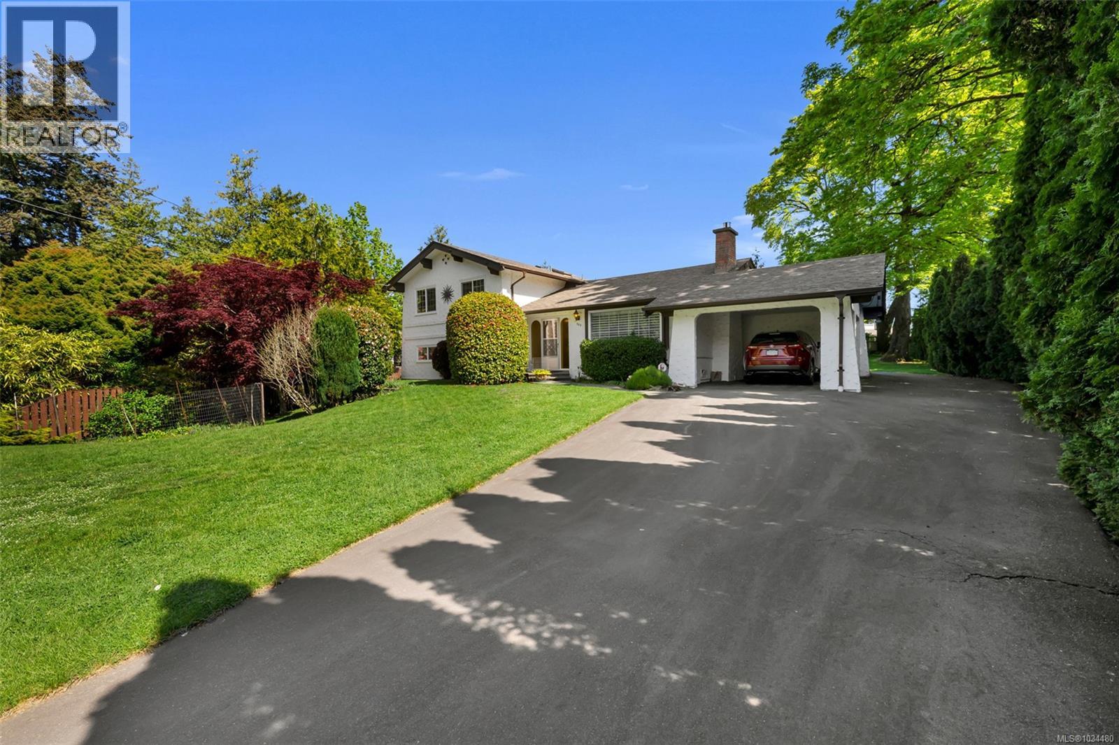 989 Abbey Rd, Saanich, British Columbia  V8Y 1L1 - Photo 35 - 1034480