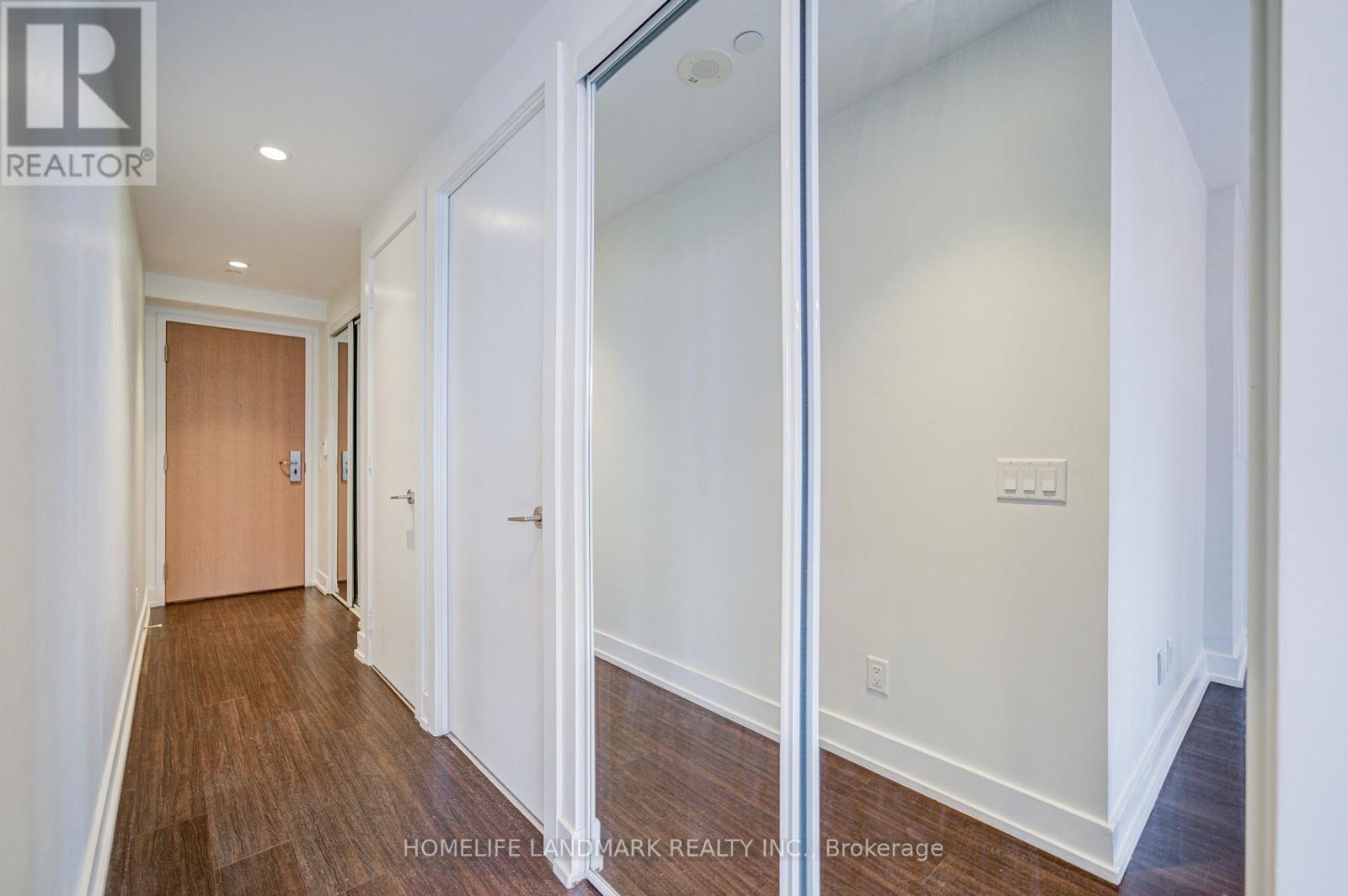 5302 - 7 Grenville Street, Toronto, Ontario  M4Y 0E9 - Photo 2 - C13108014