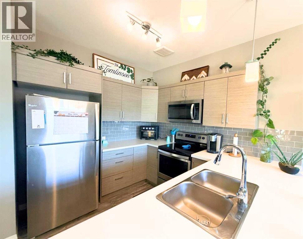 112 Mackenzie Ranch Way, Lacombe, Alberta  T4L 0K1 - Photo 3 - A2308357