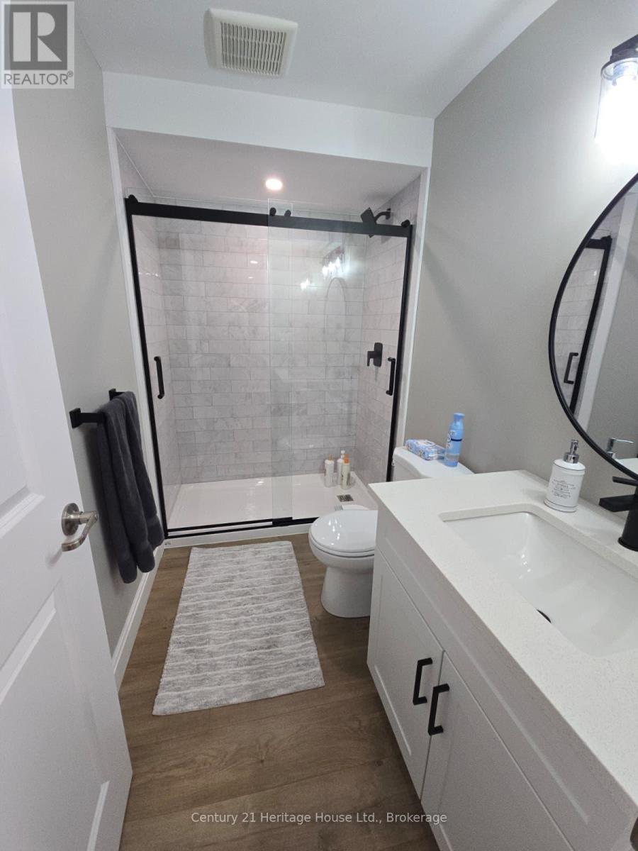 219 Falconridge Drive, Kitchener, Ontario  N2K 0B6 - Photo 16 - X13108406
