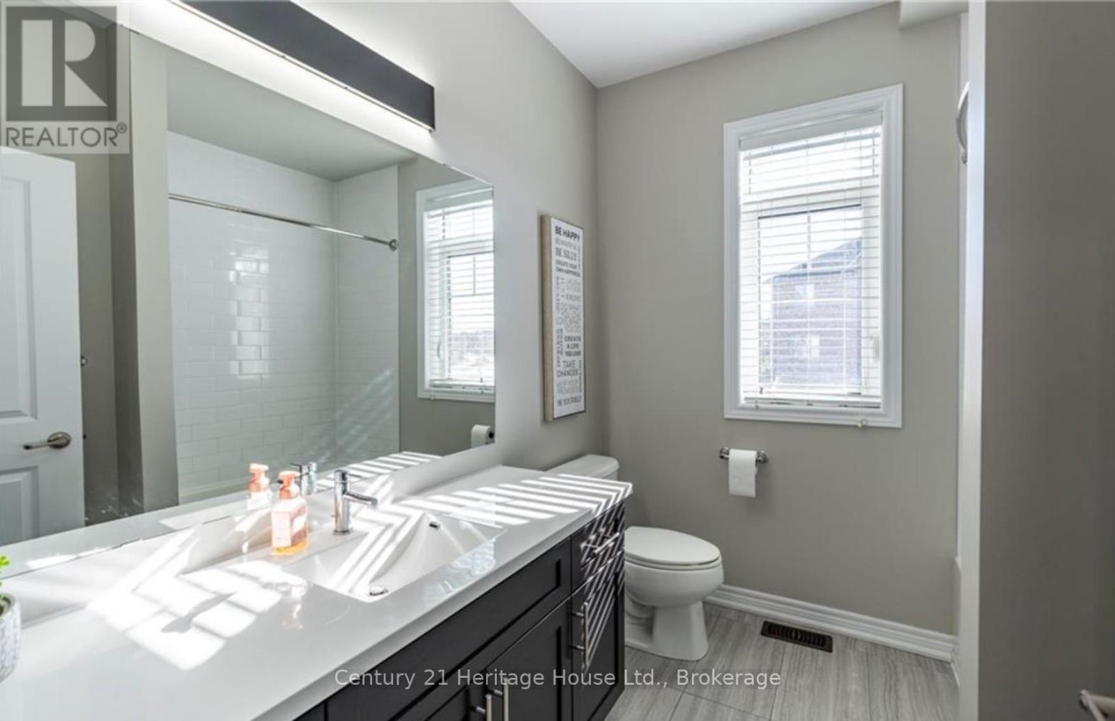 219 Falconridge Drive, Kitchener, Ontario  N2K 0B6 - Photo 3 - X13108406