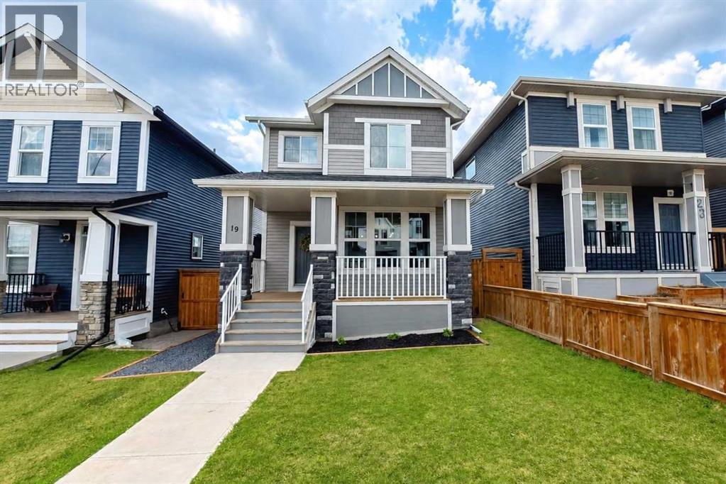 19 Heritage Rise, Cochrane, Alberta  T4C 2R4 - Photo 2 - A2309687