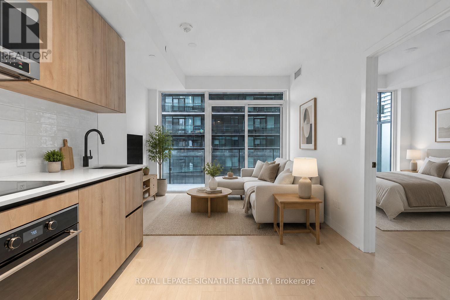1613 - 117 BROADWAY AVENUE, Toronto, Ontario