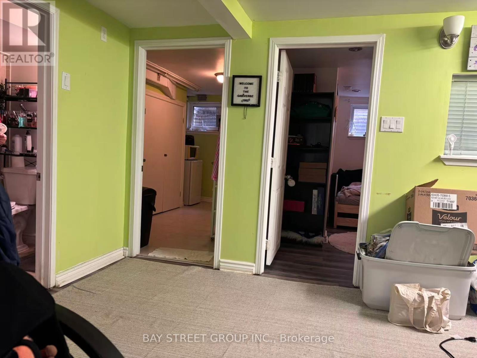 35 Cairnside Crescent, Toronto, Ontario  M2J 3M9 - Photo 3 - C13108438