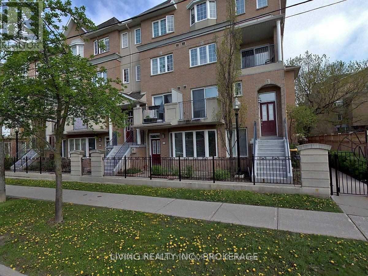 707 GRANDVIEW WAY, Toronto, Ontario