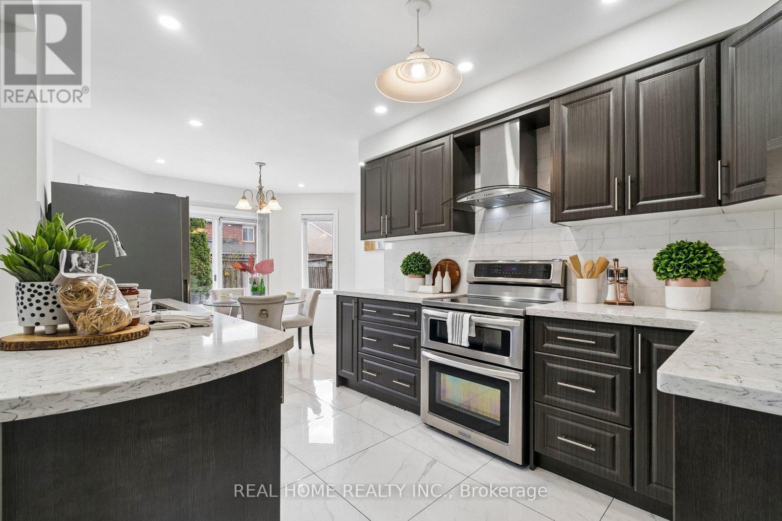 31 Prince Drive, Bradford West Gwillimbury, Ontario  L3Z 3B7 - Photo 14 - N13108416
