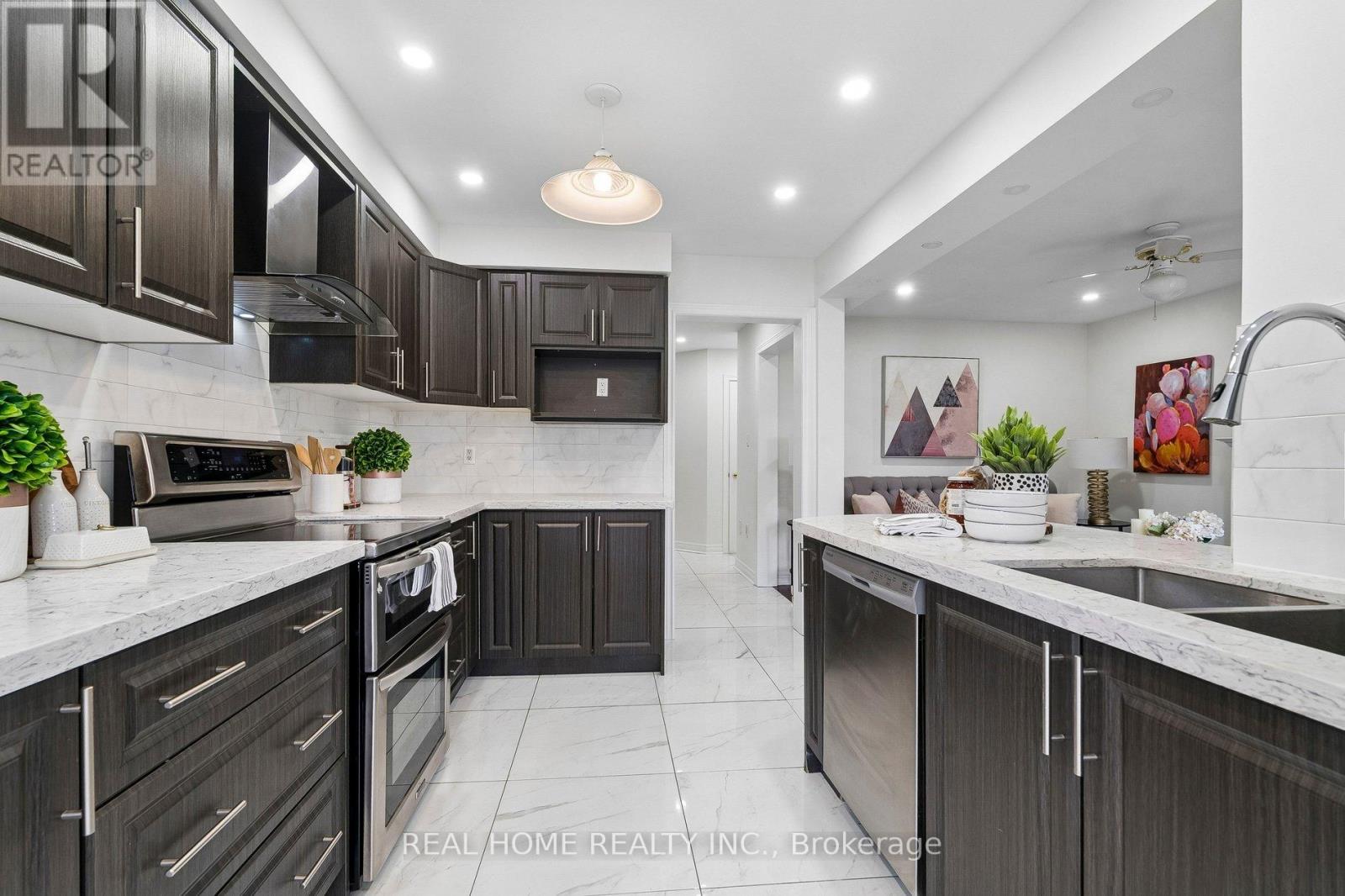 31 Prince Drive, Bradford West Gwillimbury, Ontario  L3Z 3B7 - Photo 16 - N13108416