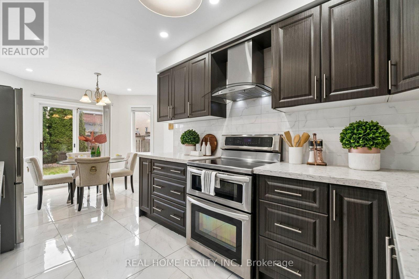 31 Prince Drive, Bradford West Gwillimbury, Ontario  L3Z 3B7 - Photo 18 - N13108416