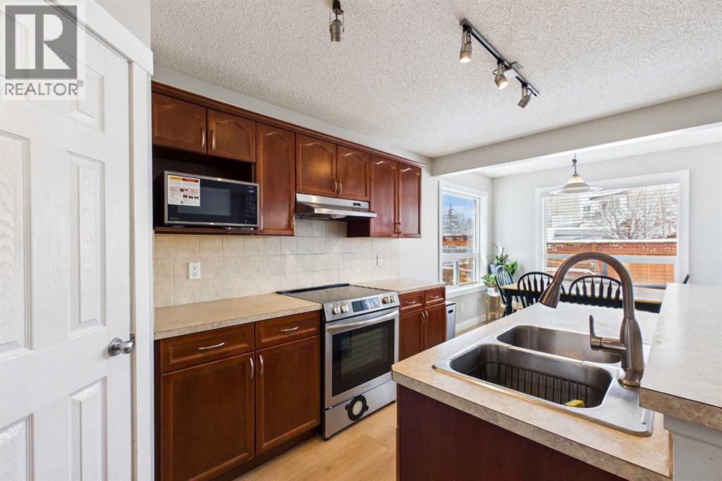 216 Covepark Green Ne, Calgary, Alberta  T3K 6K9 - Photo 9 - A2304853