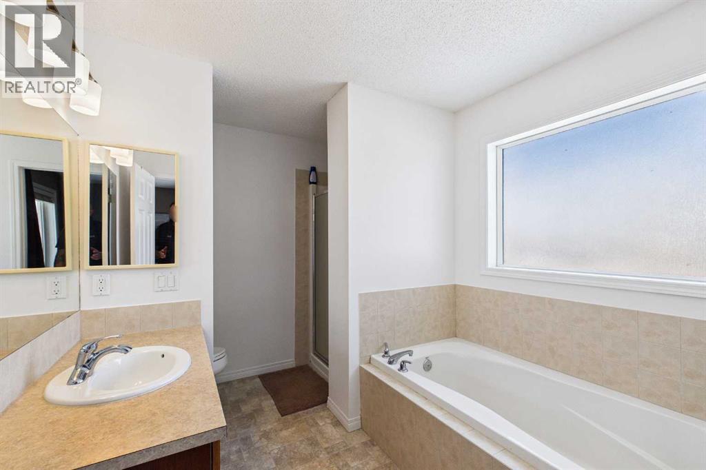 216 Covepark Green Ne, Calgary, Alberta  T3K 6K9 - Photo 27 - A2304853