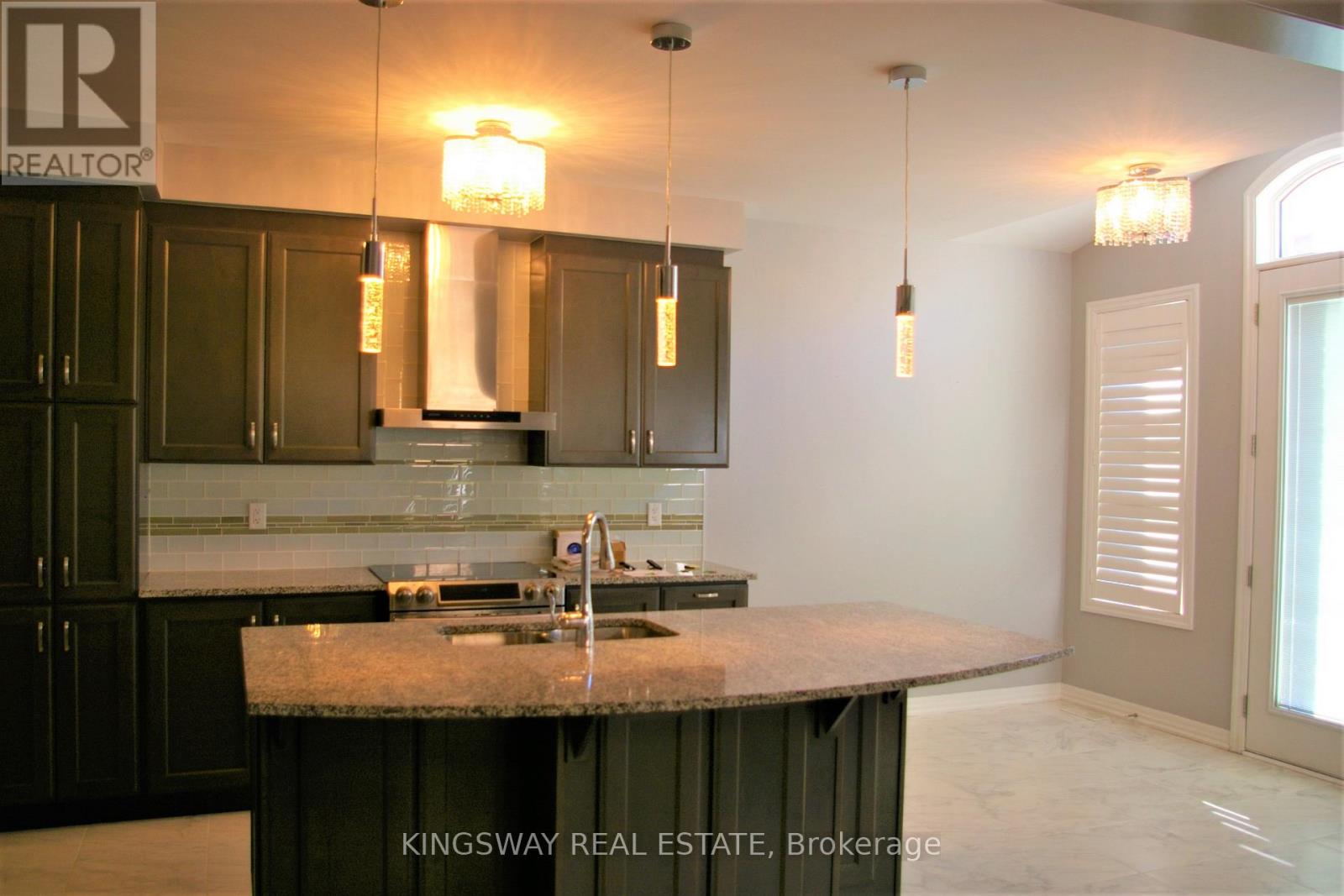 161 Wheat Boom Drive, Oakville, Ontario  L6H 7C3 - Photo 5 - W13108386