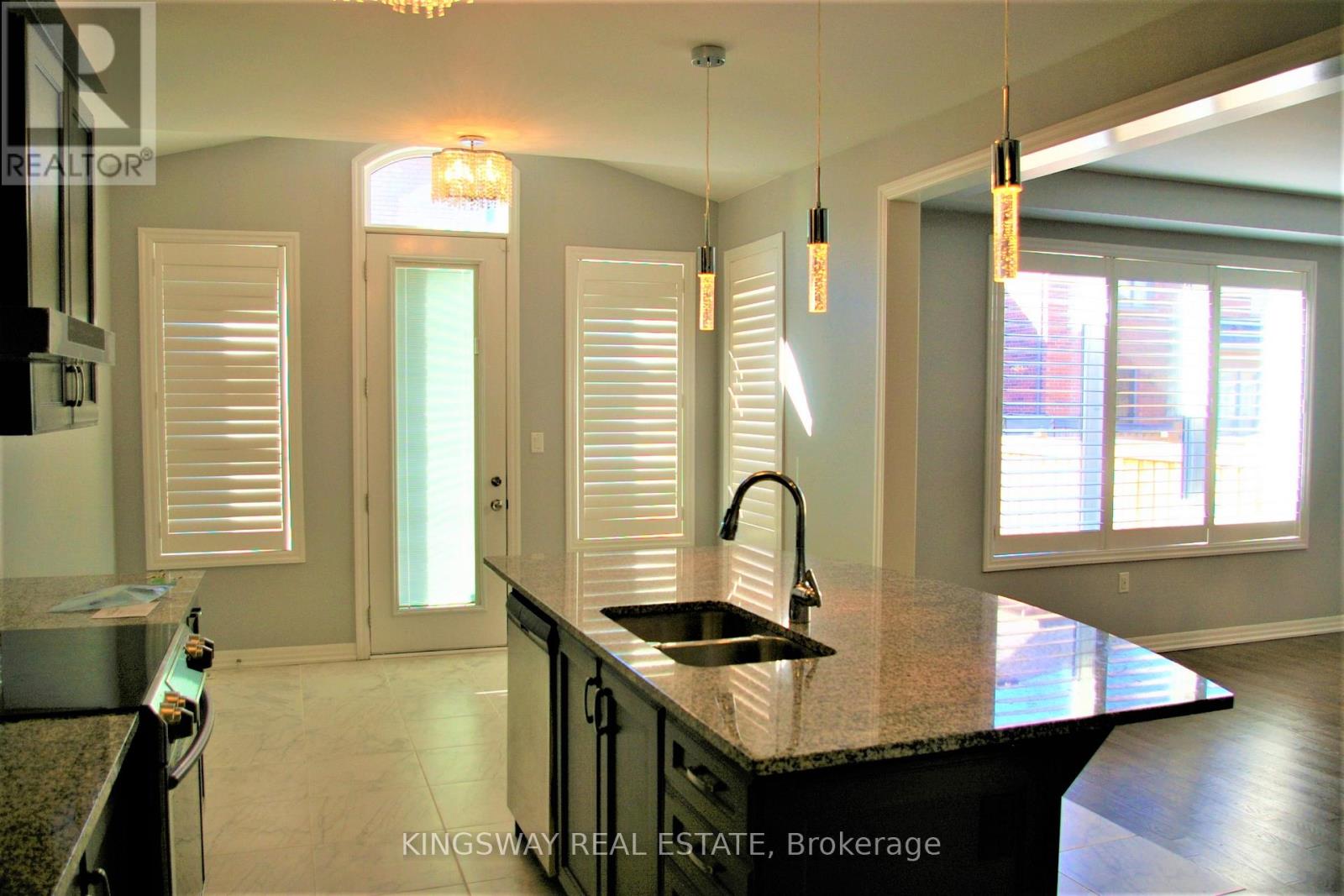 161 Wheat Boom Drive, Oakville, Ontario  L6H 7C3 - Photo 6 - W13108386