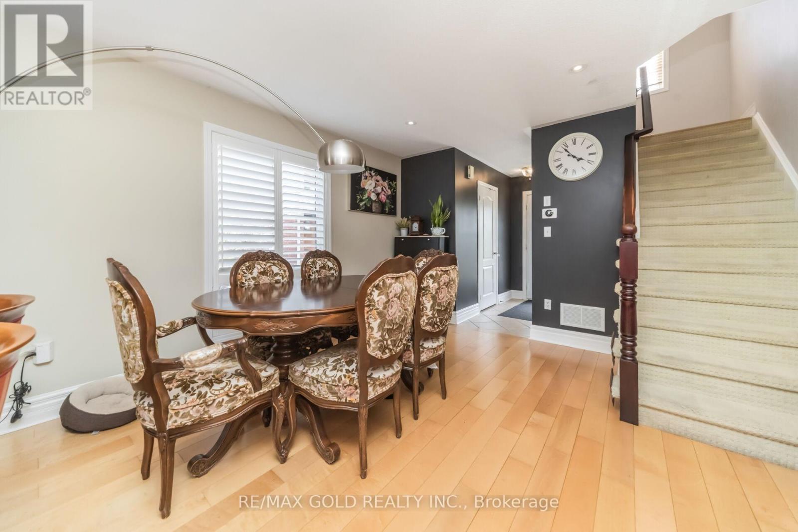70 Sweetwood Circle, Brampton, Ontario  L7A 2X7 - Photo 10 - W13108396