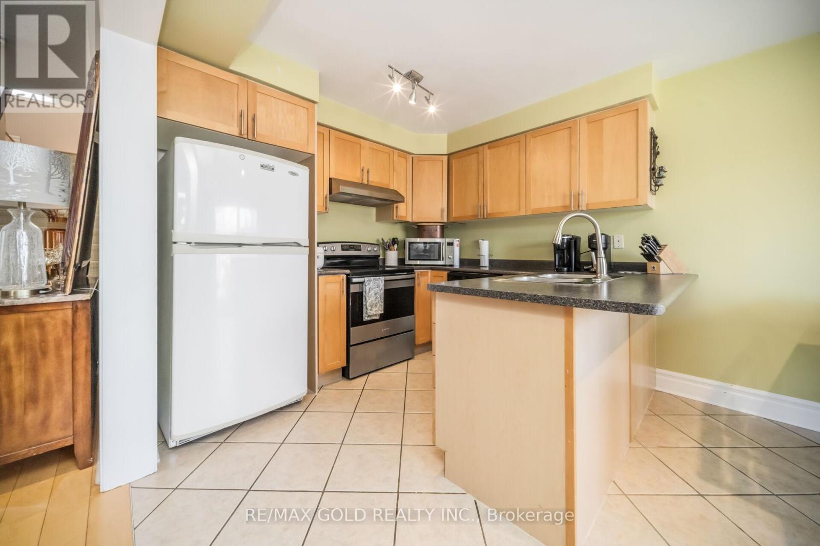 70 Sweetwood Circle, Brampton, Ontario  L7A 2X7 - Photo 15 - W13108396