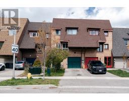 17 STONEHAM ROAD, Toronto, Ontario
