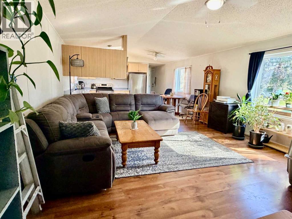 106 3 Avenue, Leslieville, Alberta  T0M 1H0 - Photo 13 - A2309351