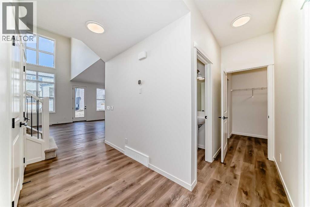 61 Bartlett Way Se, Calgary, Alberta  T3S 0P2 - Photo 11 - A2305775