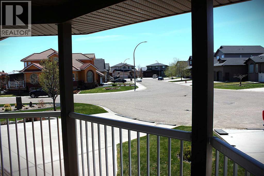 8 South Shore Close E, Brooks, Alberta  T1R 1R4 - Photo 2 - A2308382