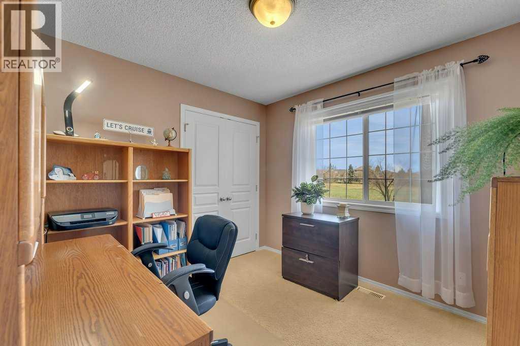 101 Valley Creek Place Nw, Calgary, Alberta  T3B 5V1 - Photo 29 - A2309773