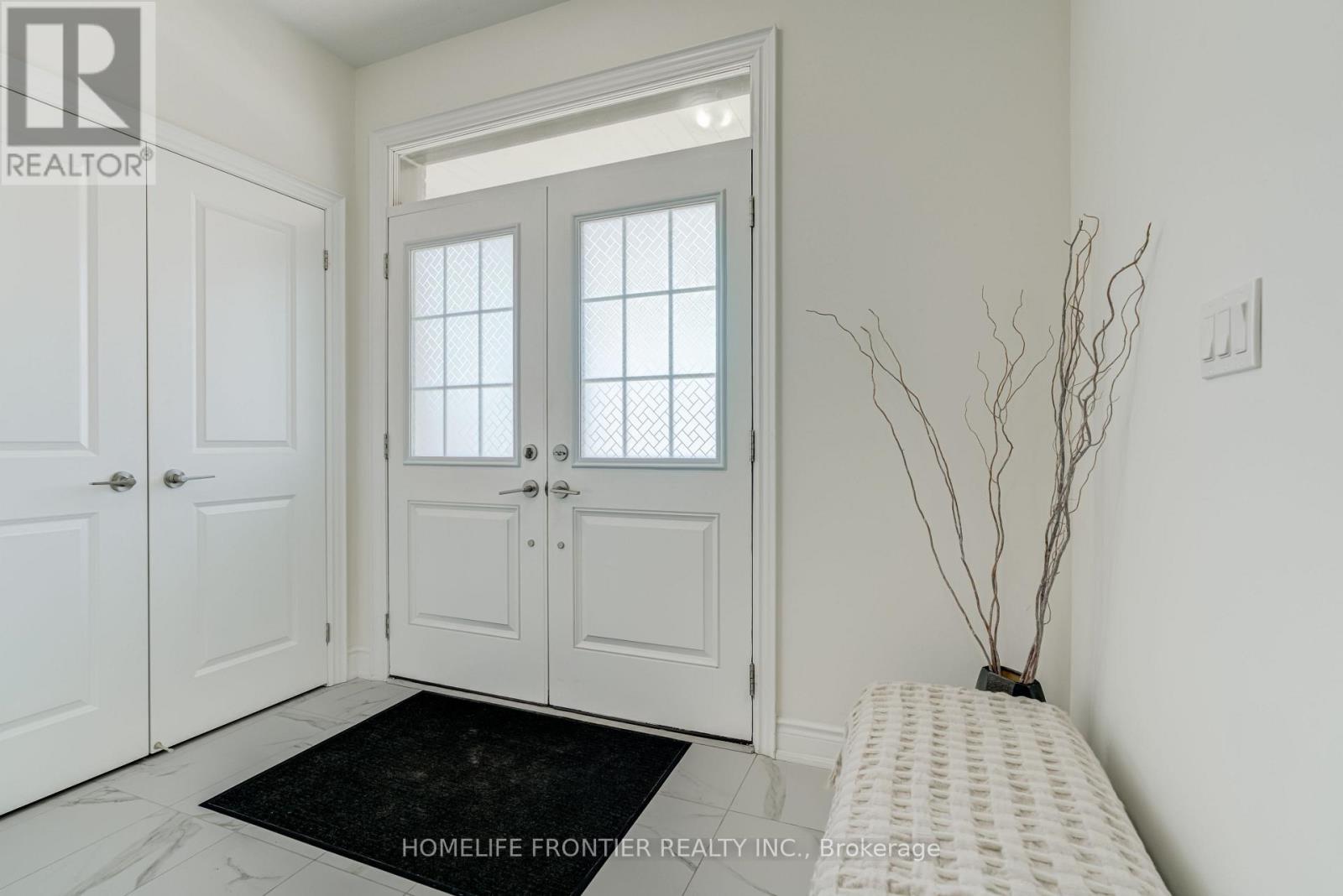 16 Gladmary Drive, Brampton, Ontario  L6Y 6K9 - Photo 5 - W13108444