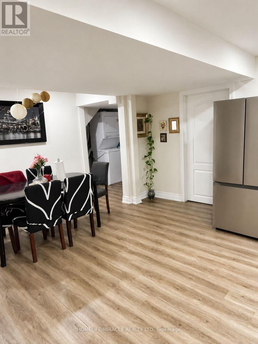 Lower - 61 Lyndbrook Crescent, Brampton, Ontario  L6P 2N9 - Photo 3 - W13108462