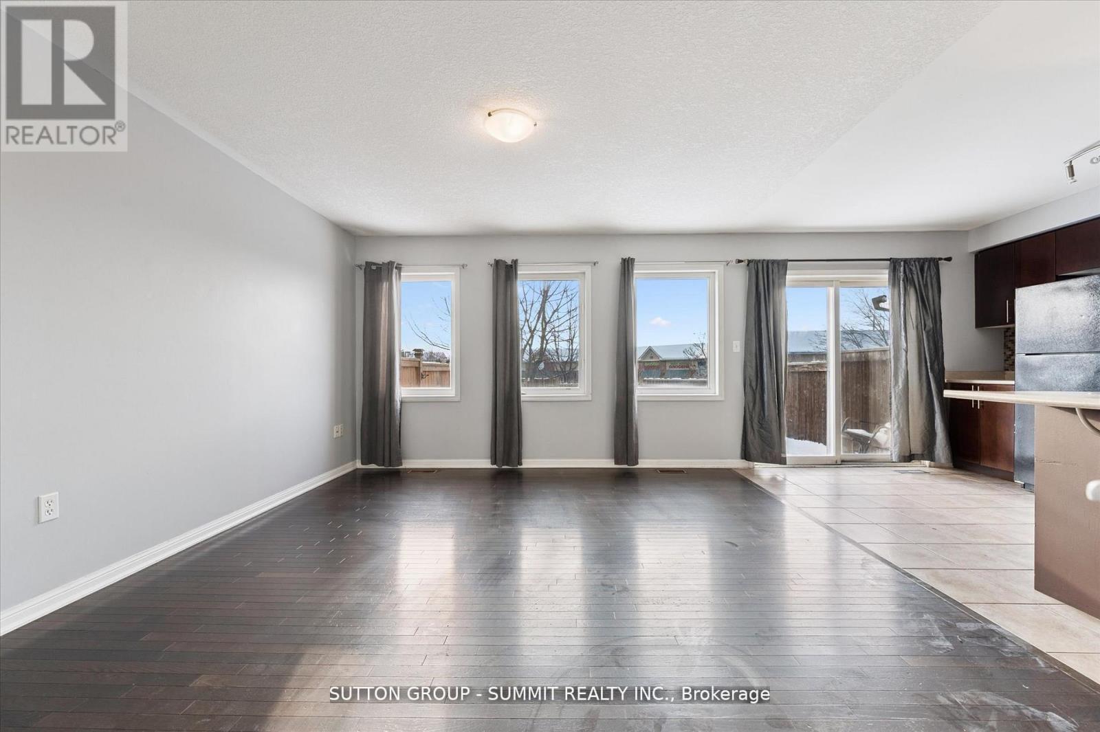 4 - 71 Garth Massey Drive, Cambridge, Ontario  N1T 2G8 - Photo 3 - X13108452