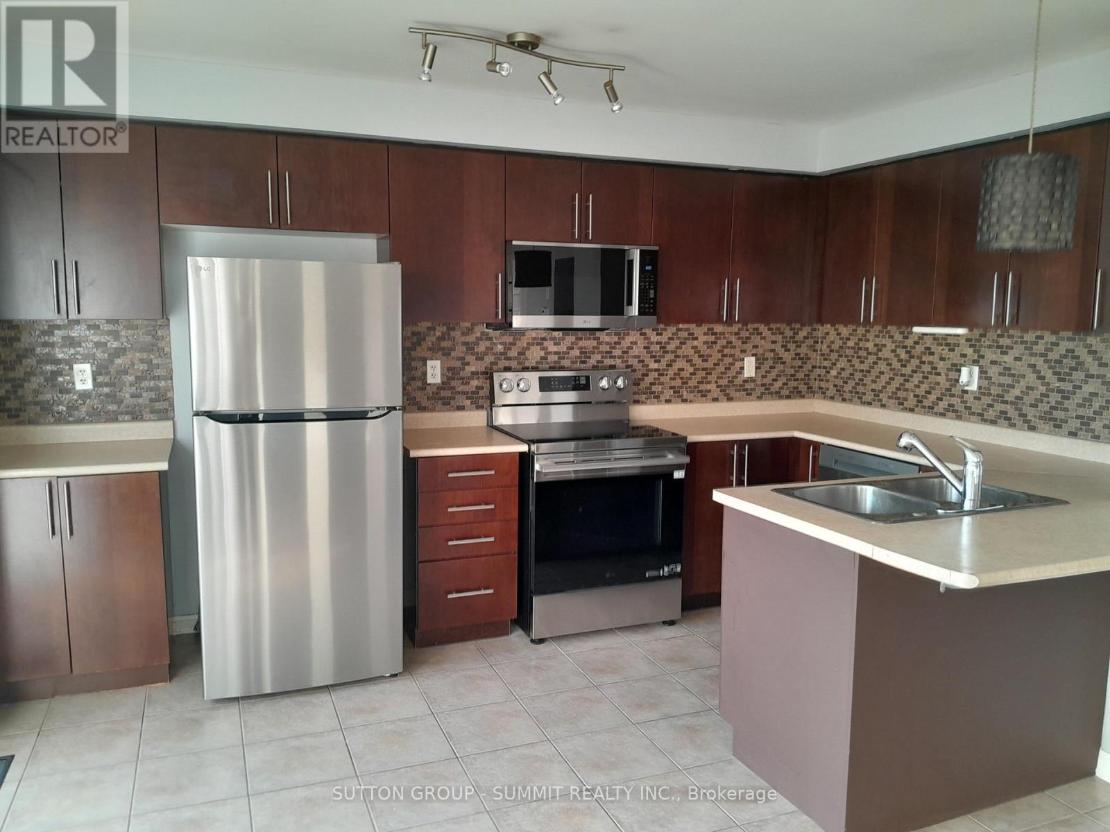 4 - 71 Garth Massey Drive, Cambridge, Ontario  N1T 2G8 - Photo 9 - X13108452