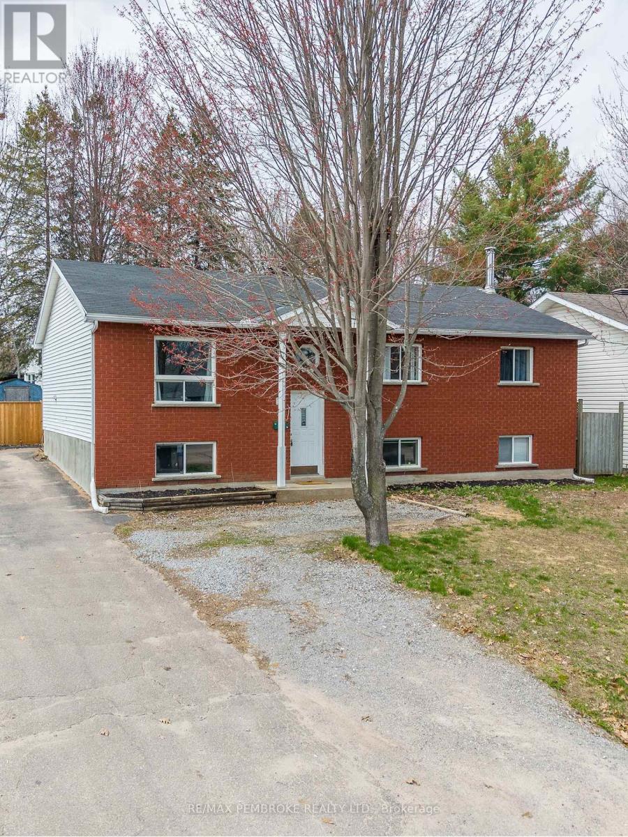 24 Earl Street, Petawawa, Ontario  K8H 3M4 - Photo 2 - X12986482