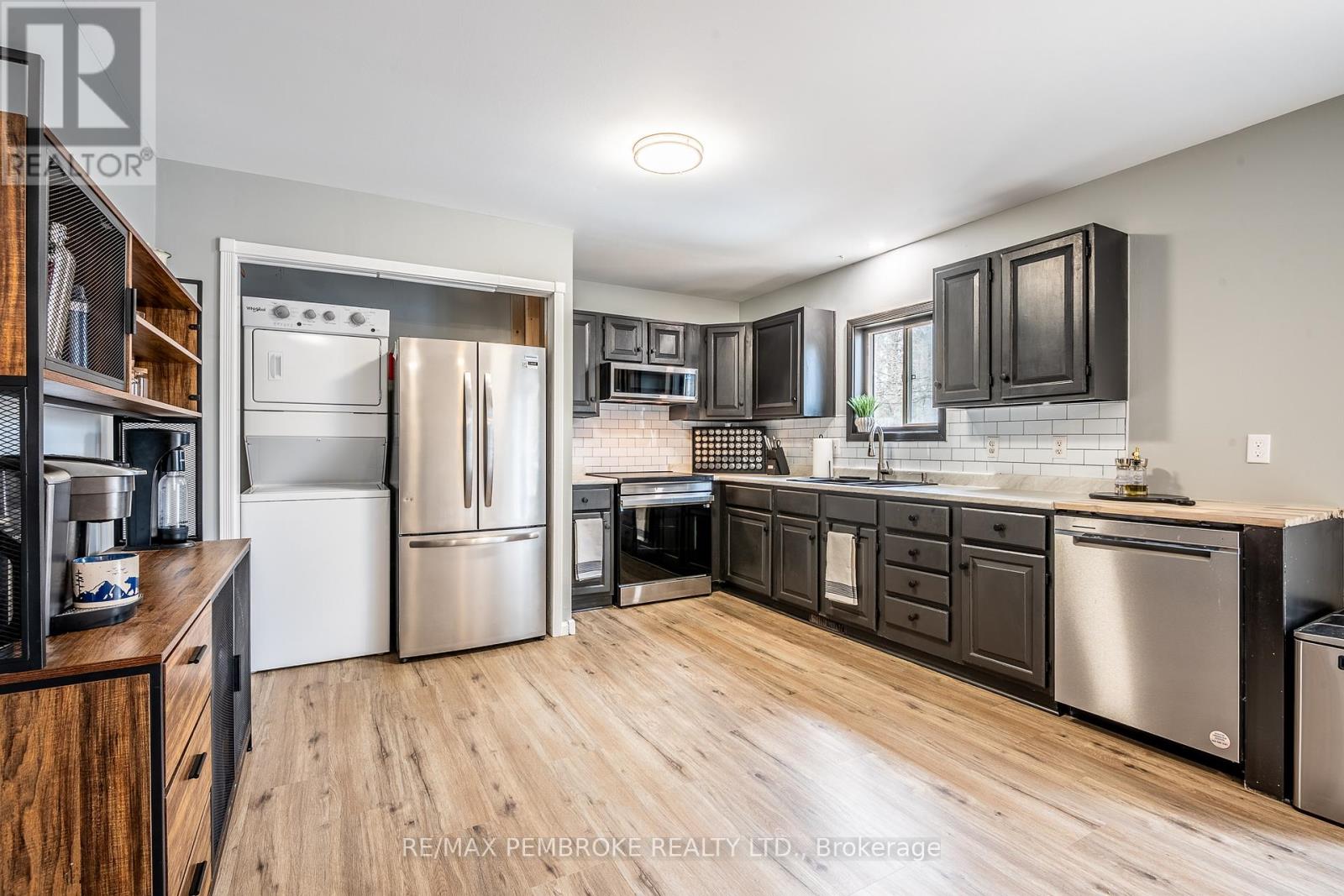 24 Earl Street, Petawawa, Ontario  K8H 3M4 - Photo 15 - X12986482