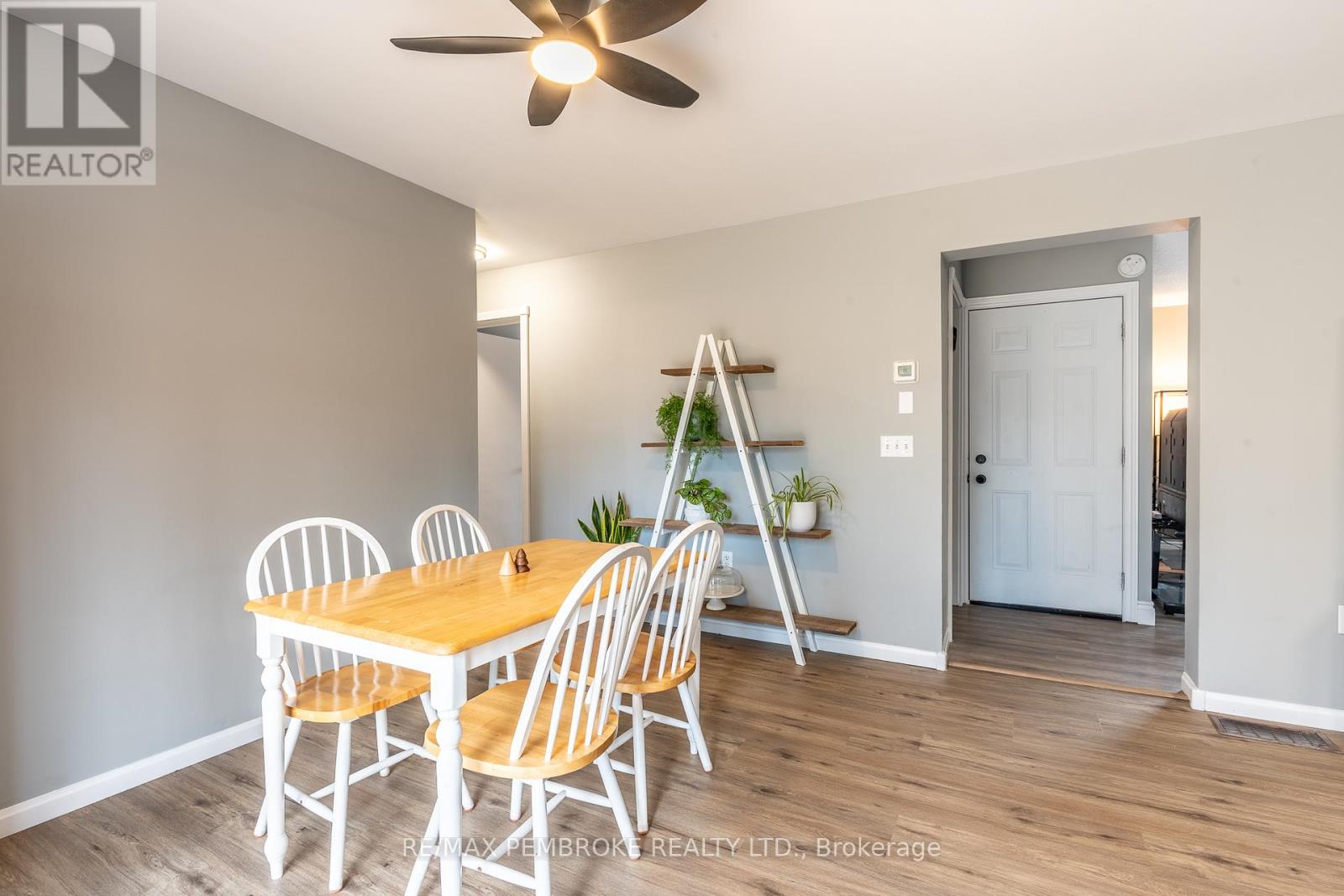 24 Earl Street, Petawawa, Ontario  K8H 3M4 - Photo 19 - X12986482