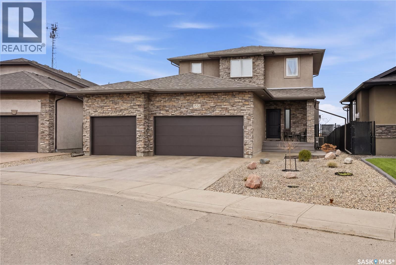 1532 Maple Hill Crescent N, Regina, Saskatchewan  S4X 0E8 - Photo 2 - SK033312