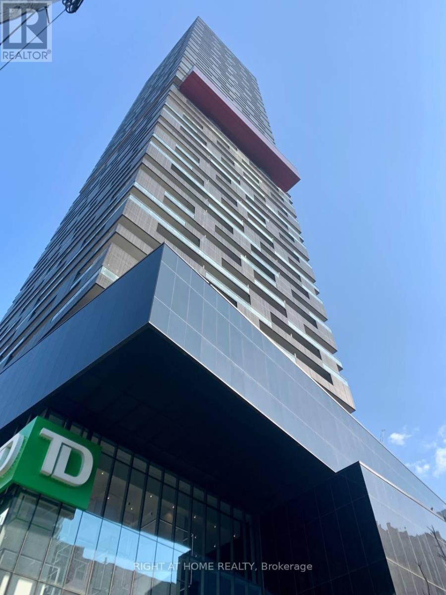 2210 - 8 EGLINTON AVENUE E, Toronto, Ontario