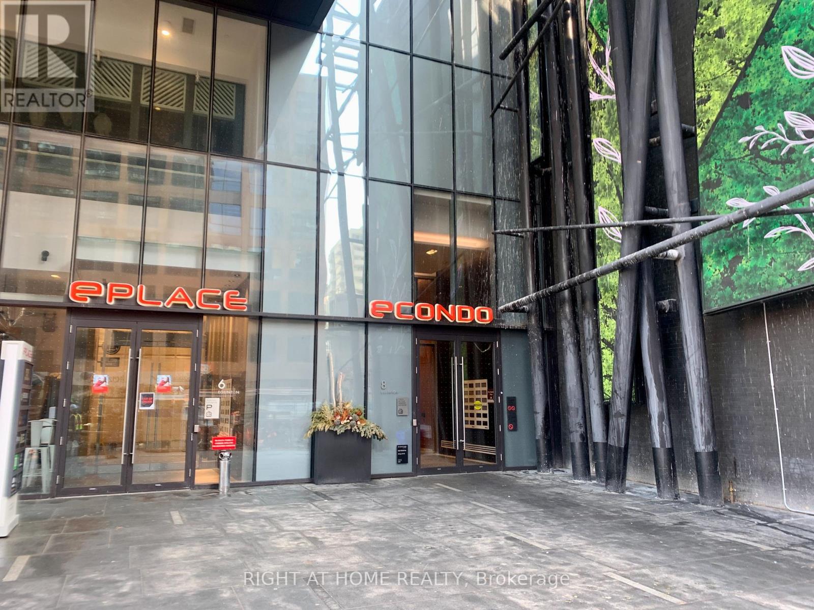 2210 - 8 Eglinton Avenue E, Toronto, Ontario  M4P 0C1 - Photo 2 - C12984230