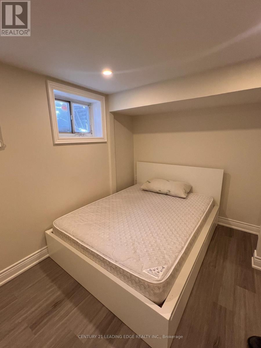 39 Waddington Crescent, Toronto, Ontario  M2J 2Z9 - Photo 11 - C13108474