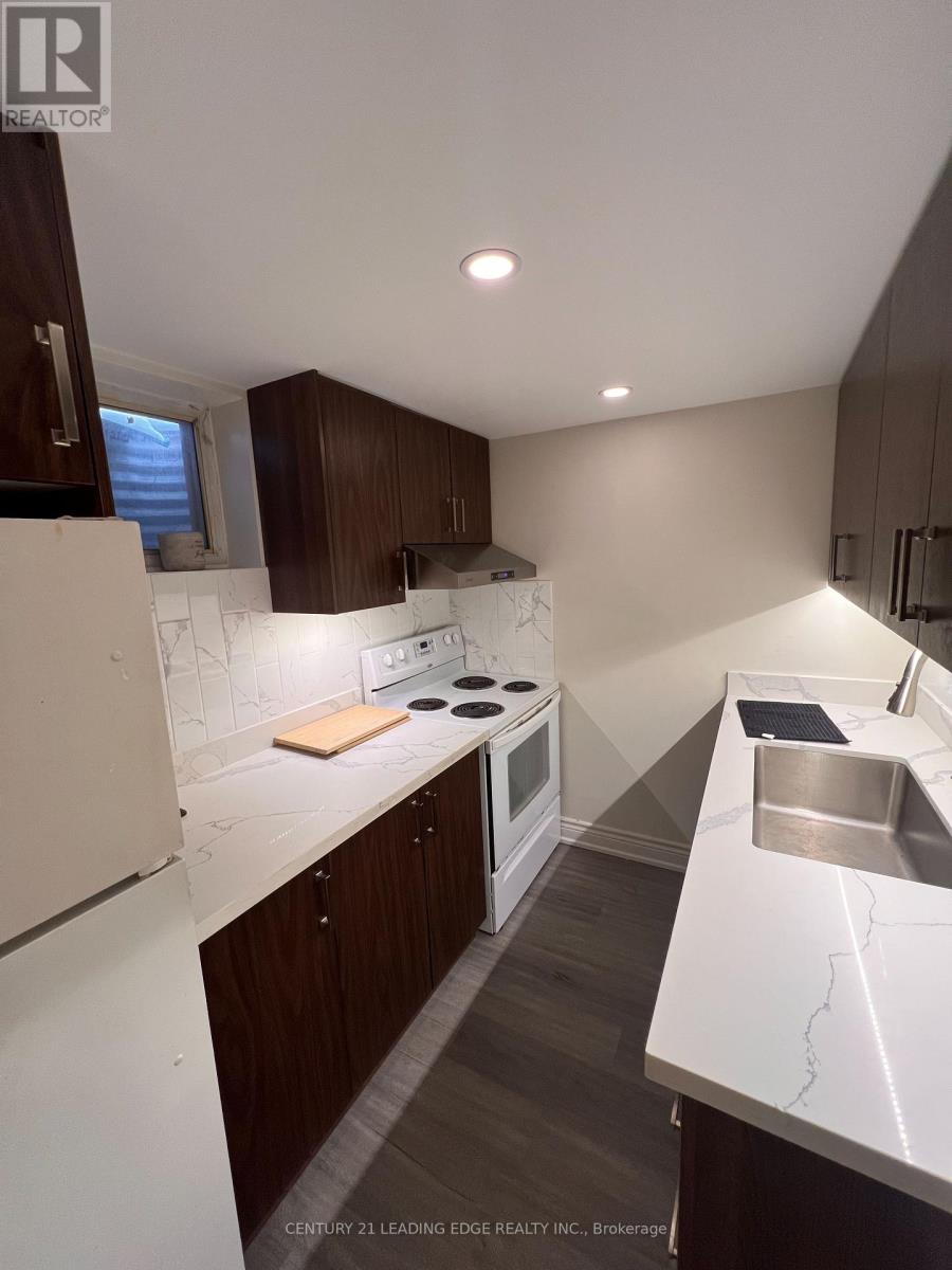 39 Waddington Crescent, Toronto, Ontario  M2J 2Z9 - Photo 5 - C13108474