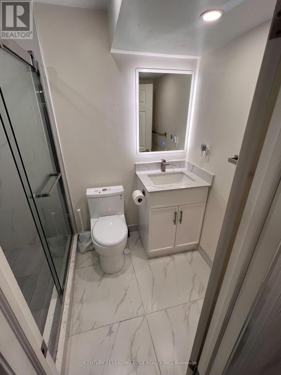 39 Waddington Crescent, Toronto, Ontario  M2J 2Z9 - Photo 8 - C13108474