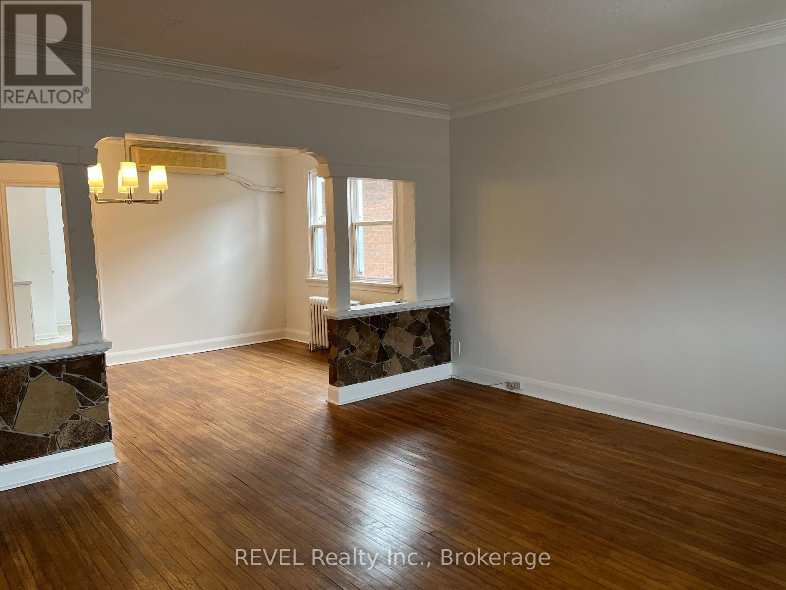 232 Vine Street, St. Catharines, Ontario  L2M 4T1 - Photo 5 - X13108510
