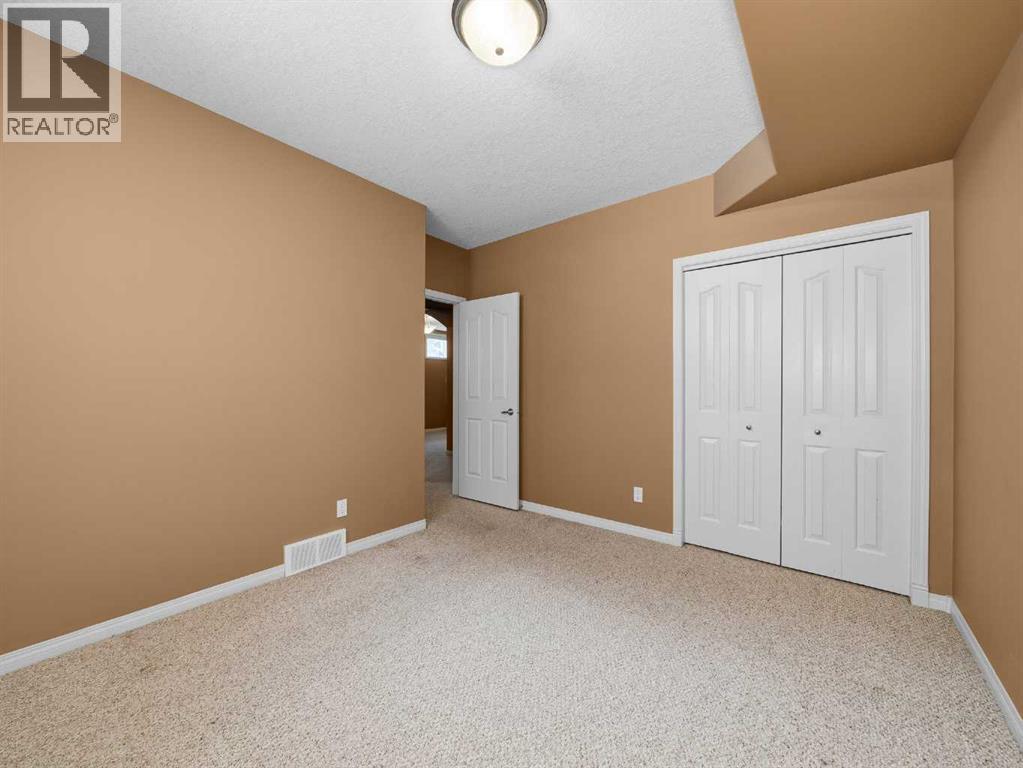 157 Valley Creek Place NW, Calgary, Alberta  T3B 5V1 - Photo 33 - A2296480