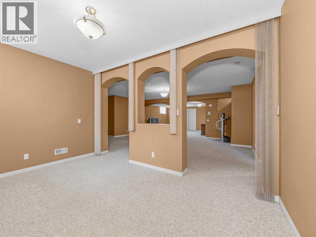 157 Valley Creek Place NW, Calgary, Alberta  T3B 5V1 - Photo 29 - A2296480