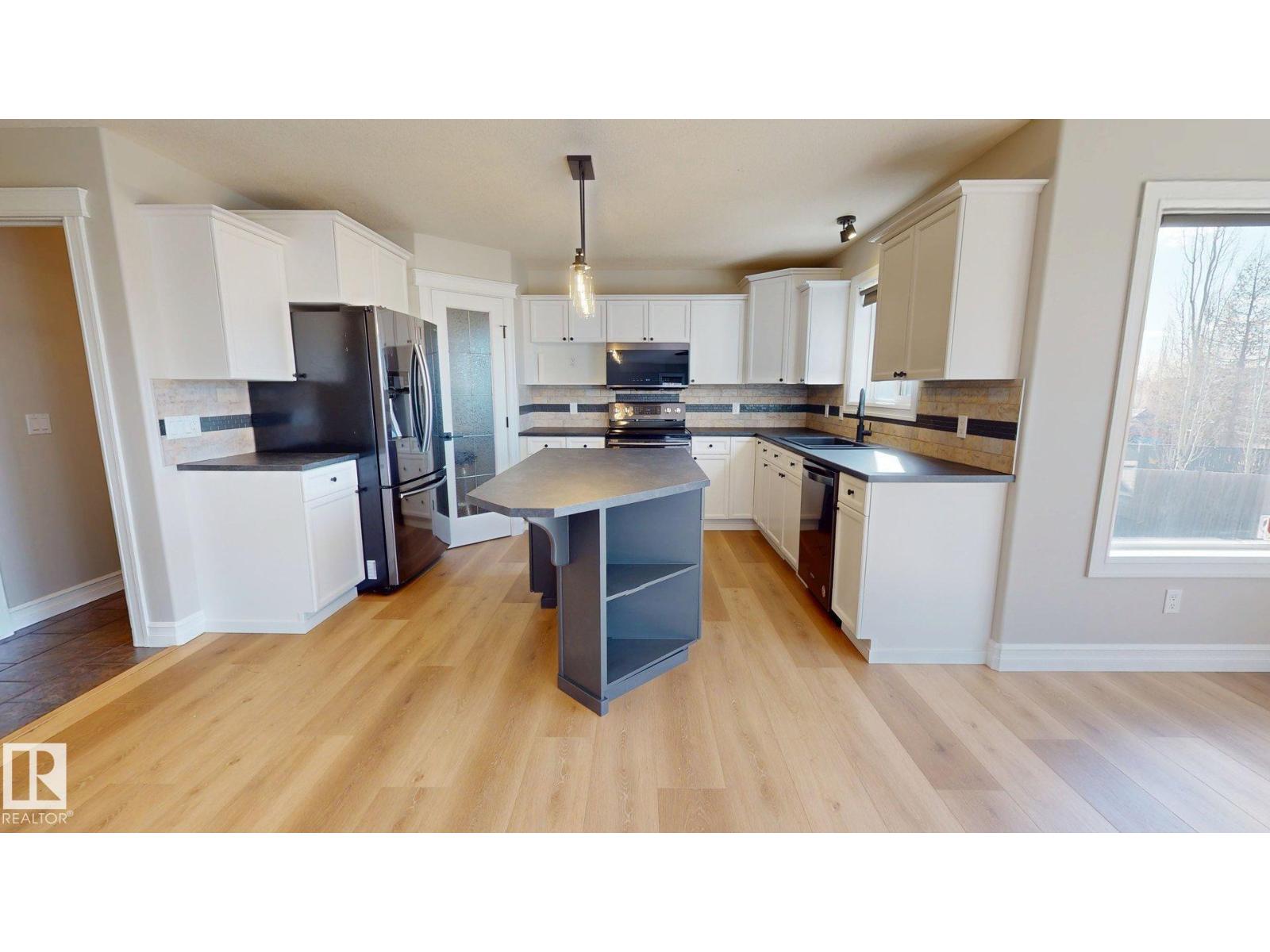 32 Carriere Cr, Beaumont, Alberta  T4X 0A8 - Photo 4 - E4486911