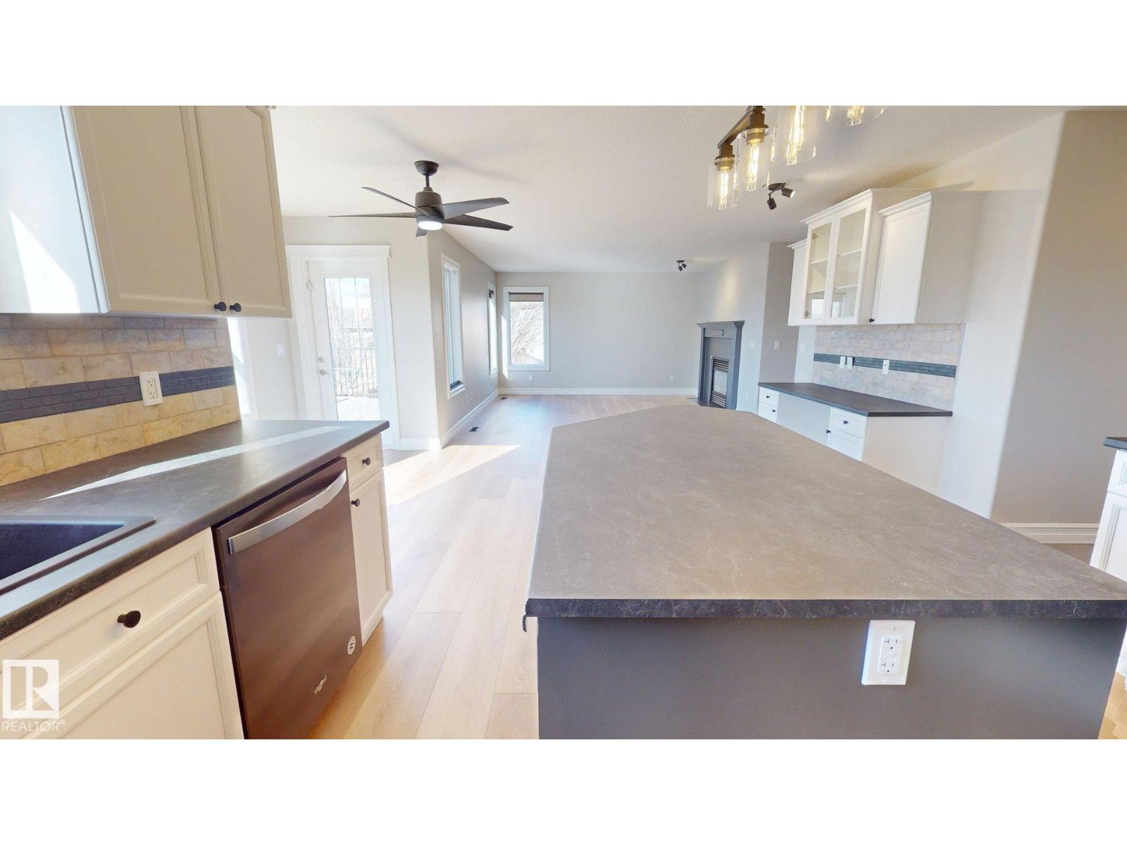 32 Carriere Cr, Beaumont, Alberta  T4X 0A8 - Photo 5 - E4486911