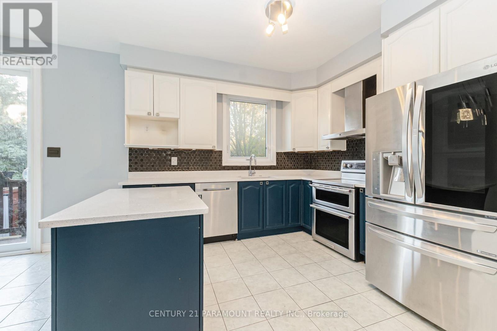 2897 Westoak Trails Boulevard, Oakville, Ontario  L6M 4V2 - Photo 14 - W13108488
