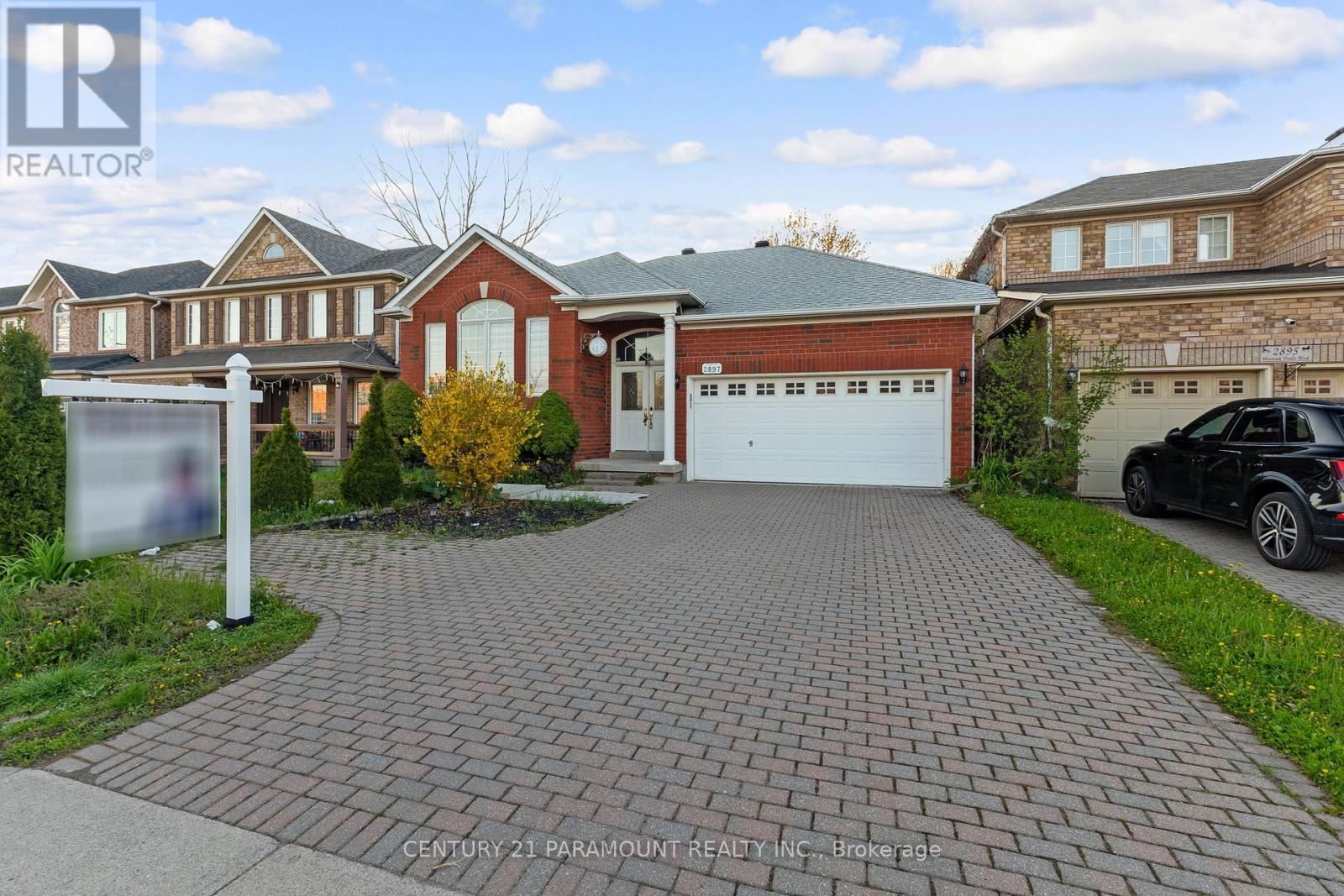 2897 Westoak Trails Boulevard, Oakville, Ontario  L6M 4V2 - Photo 2 - W13108488